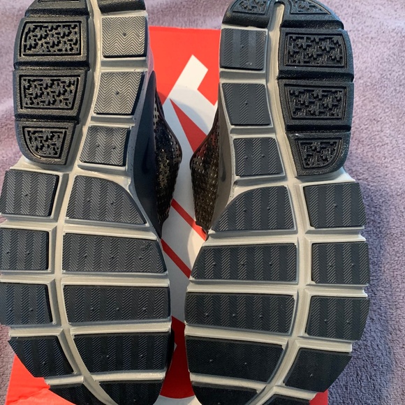 Brand New Men's Nike "SOCK DART SE PREMIUM" Sneakers - Size 10 - Picture 5 of 6